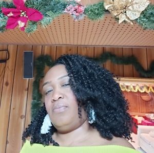 Meet your Posher, Shelly